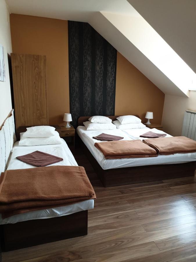 Kastelykert Fogado Hotel Szeged Buitenkant foto