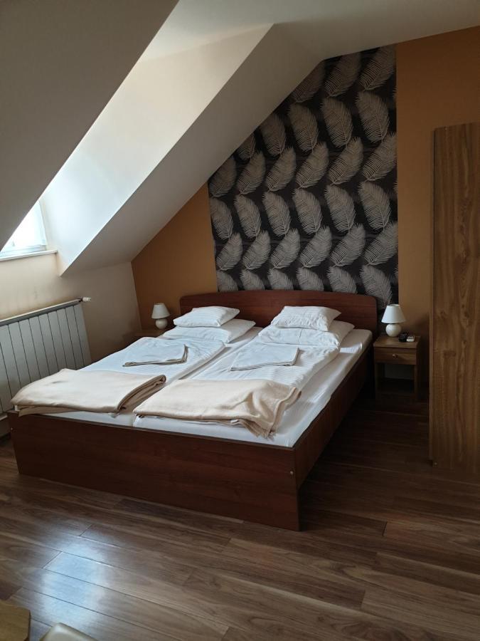 Kastelykert Fogado Hotel Szeged Buitenkant foto