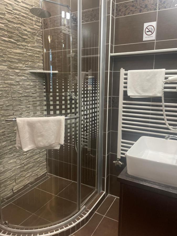 Kastelykert Fogado Hotel Szeged Buitenkant foto