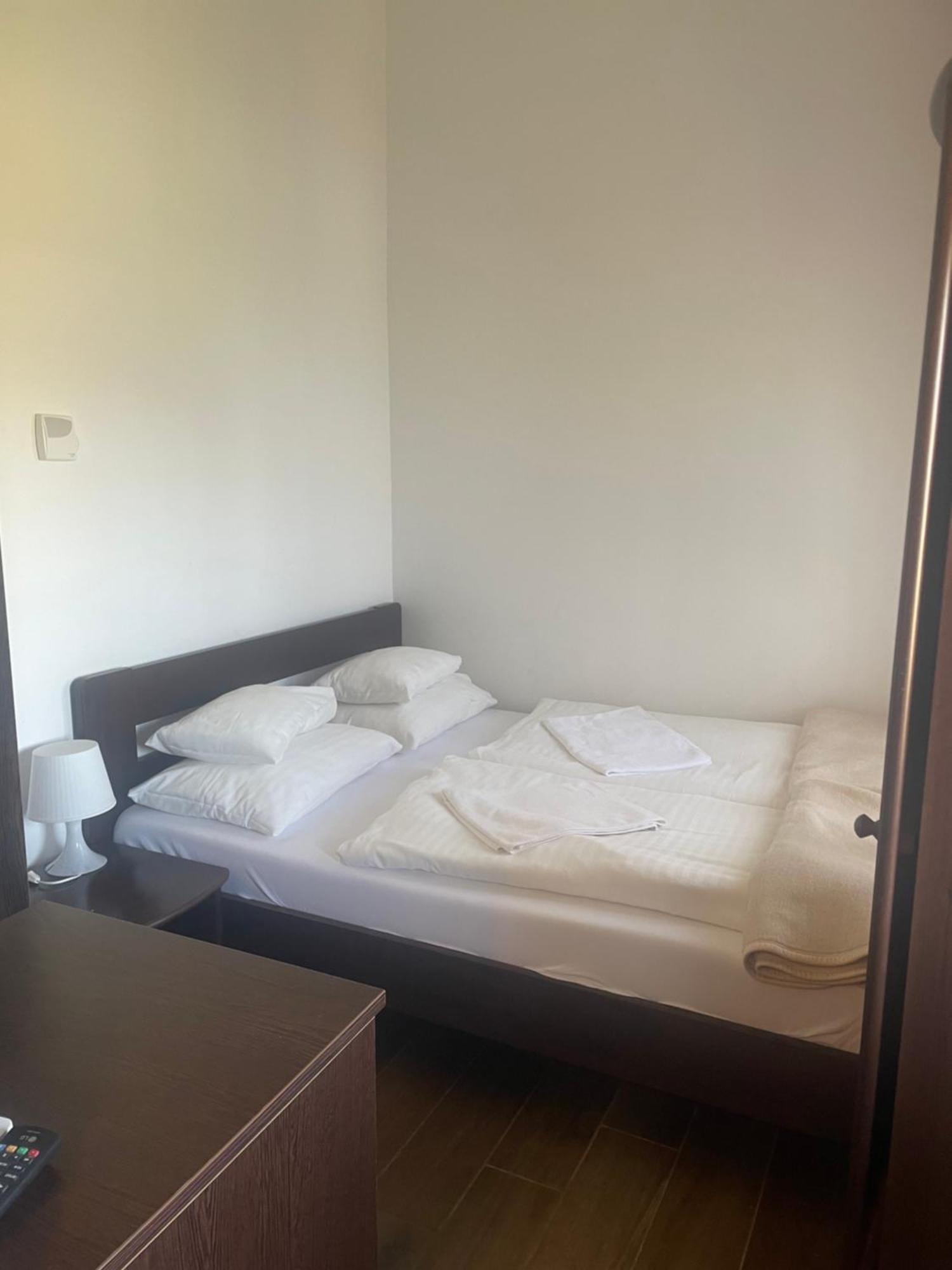 Kastelykert Fogado Hotel Szeged Buitenkant foto