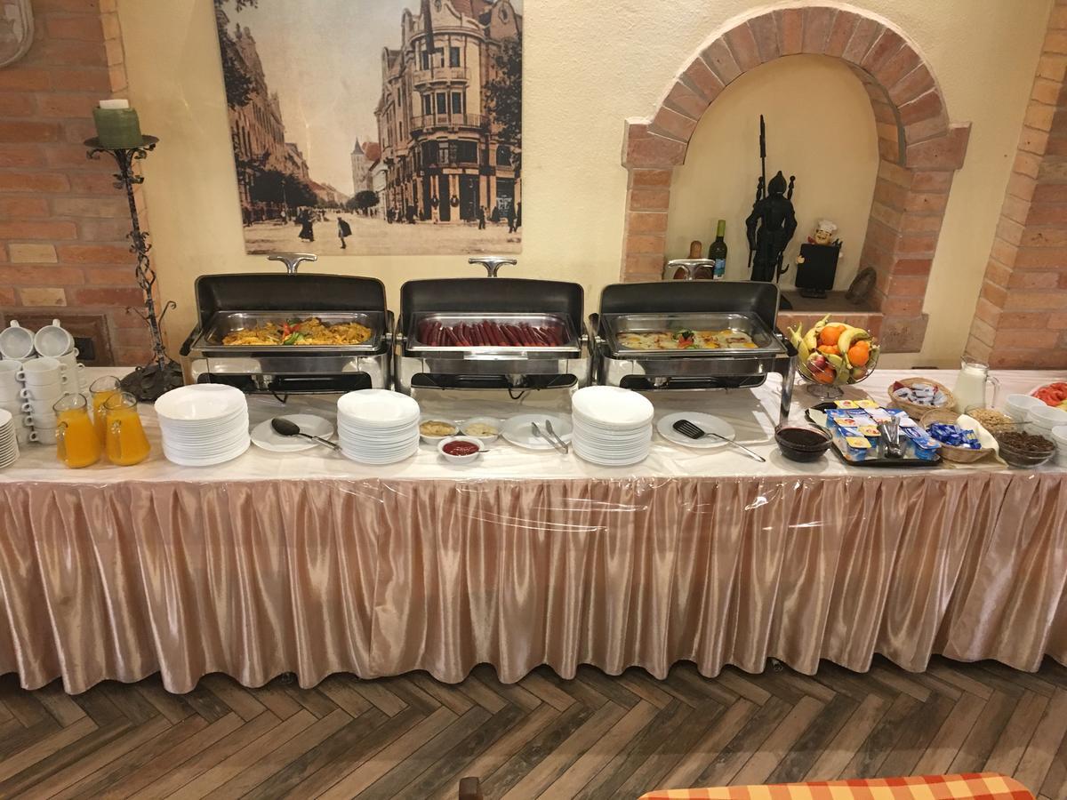 Kastelykert Fogado Hotel Szeged Buitenkant foto