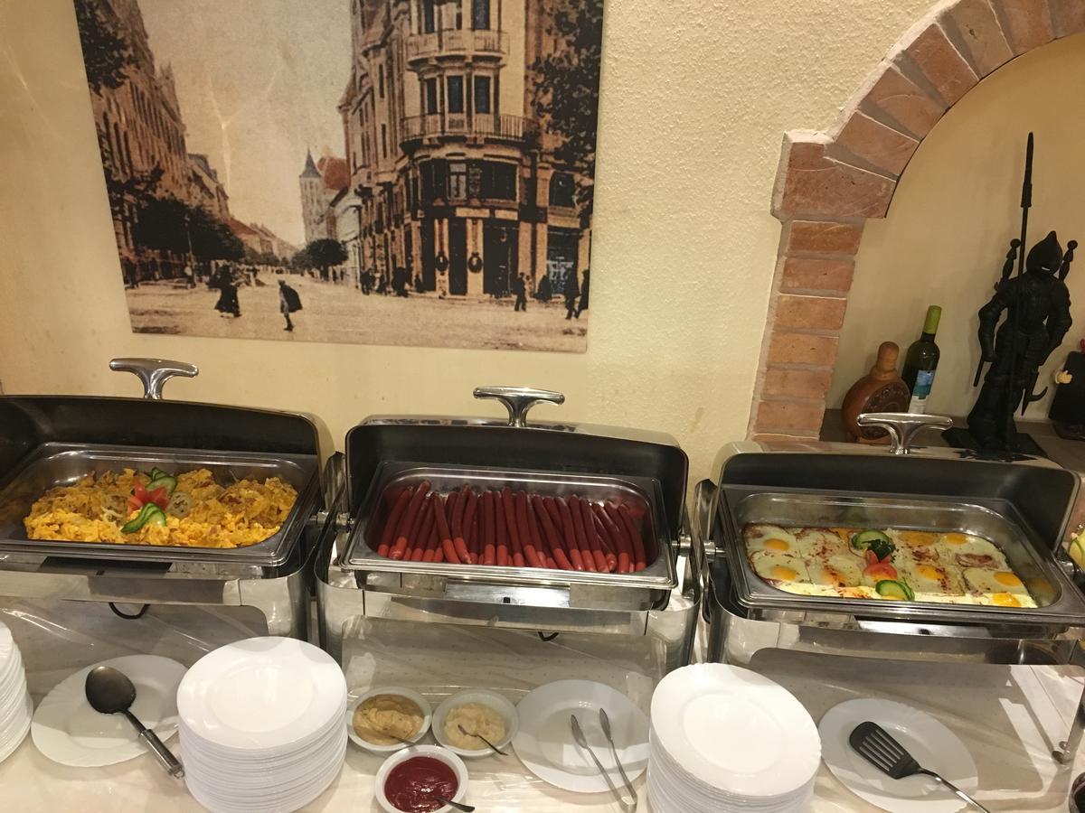 Kastelykert Fogado Hotel Szeged Buitenkant foto